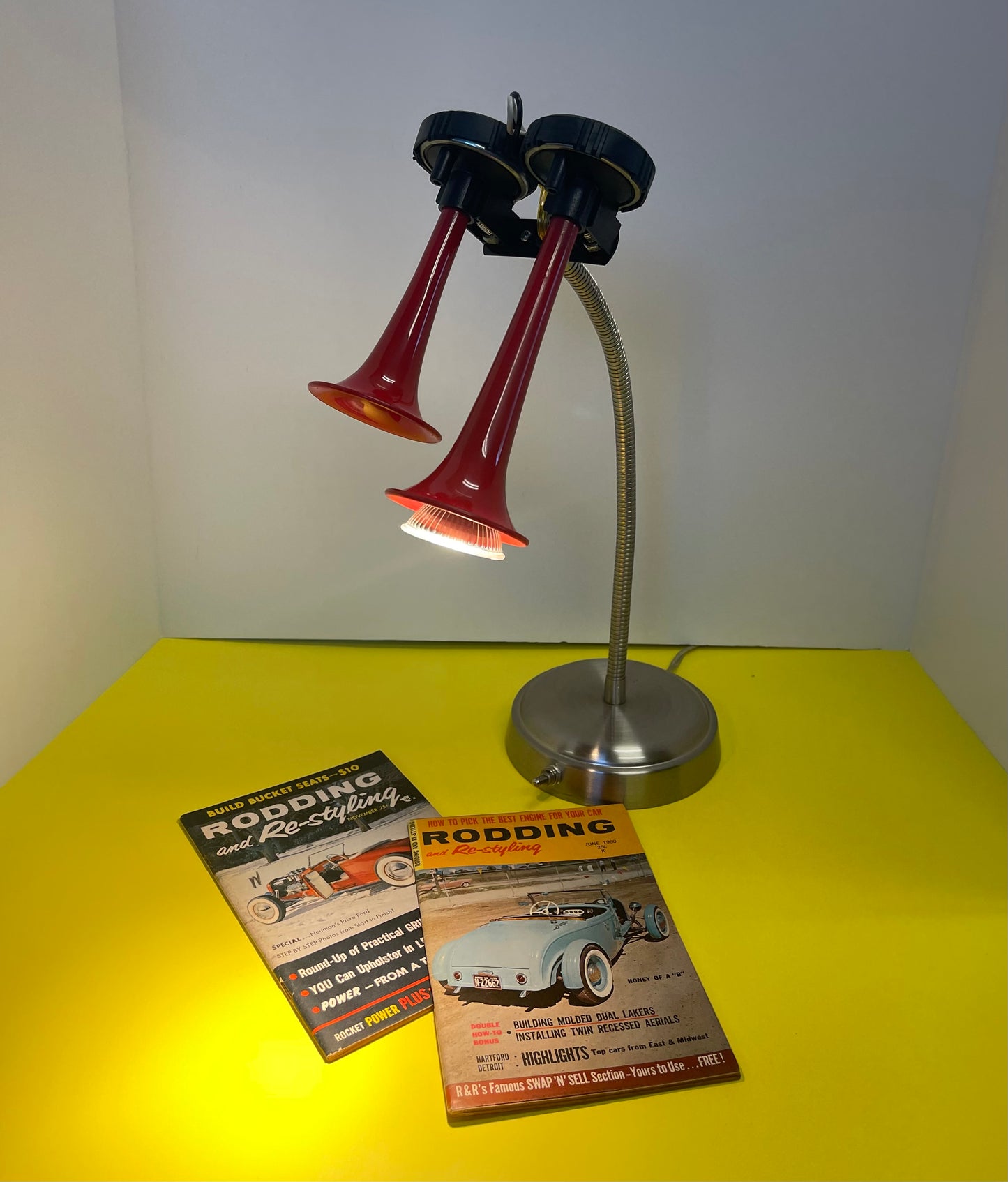 Flexible Halogen Air Horn Desk Lamp