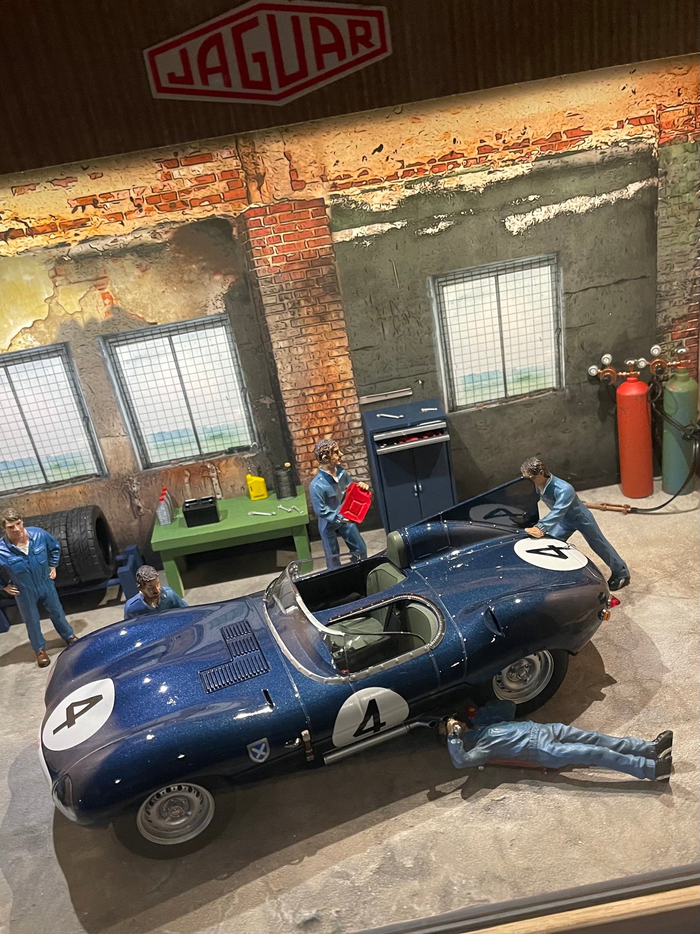 Jaguar D type Diorama