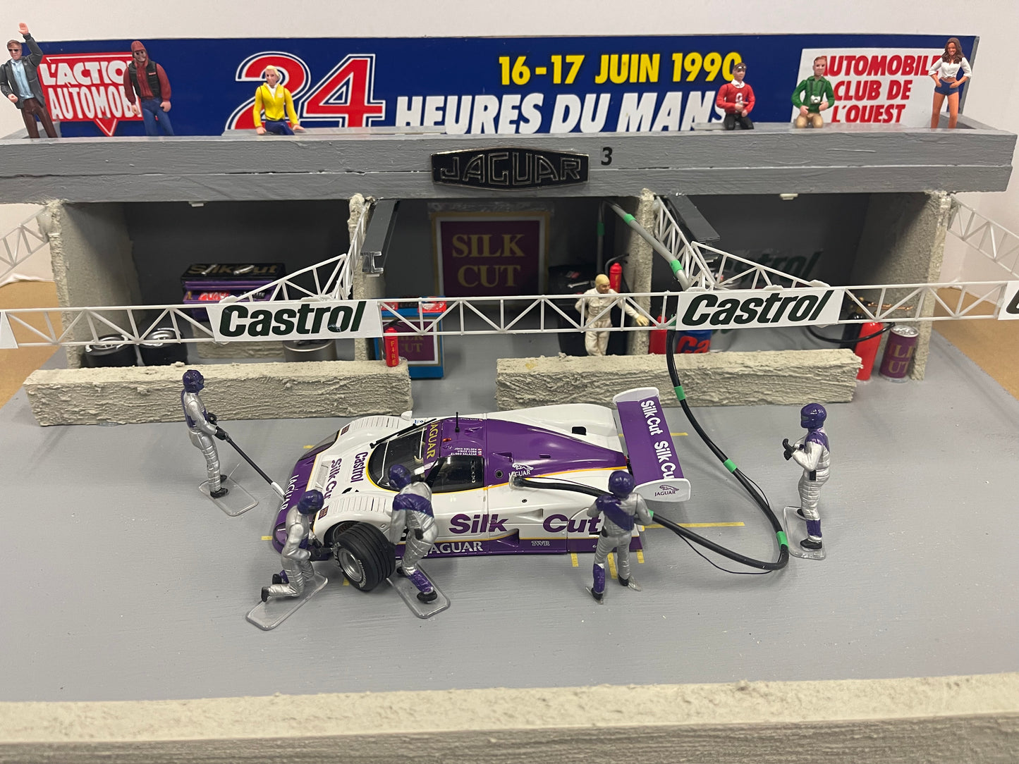 Jaguar wins Le mans in 1990 Diorama