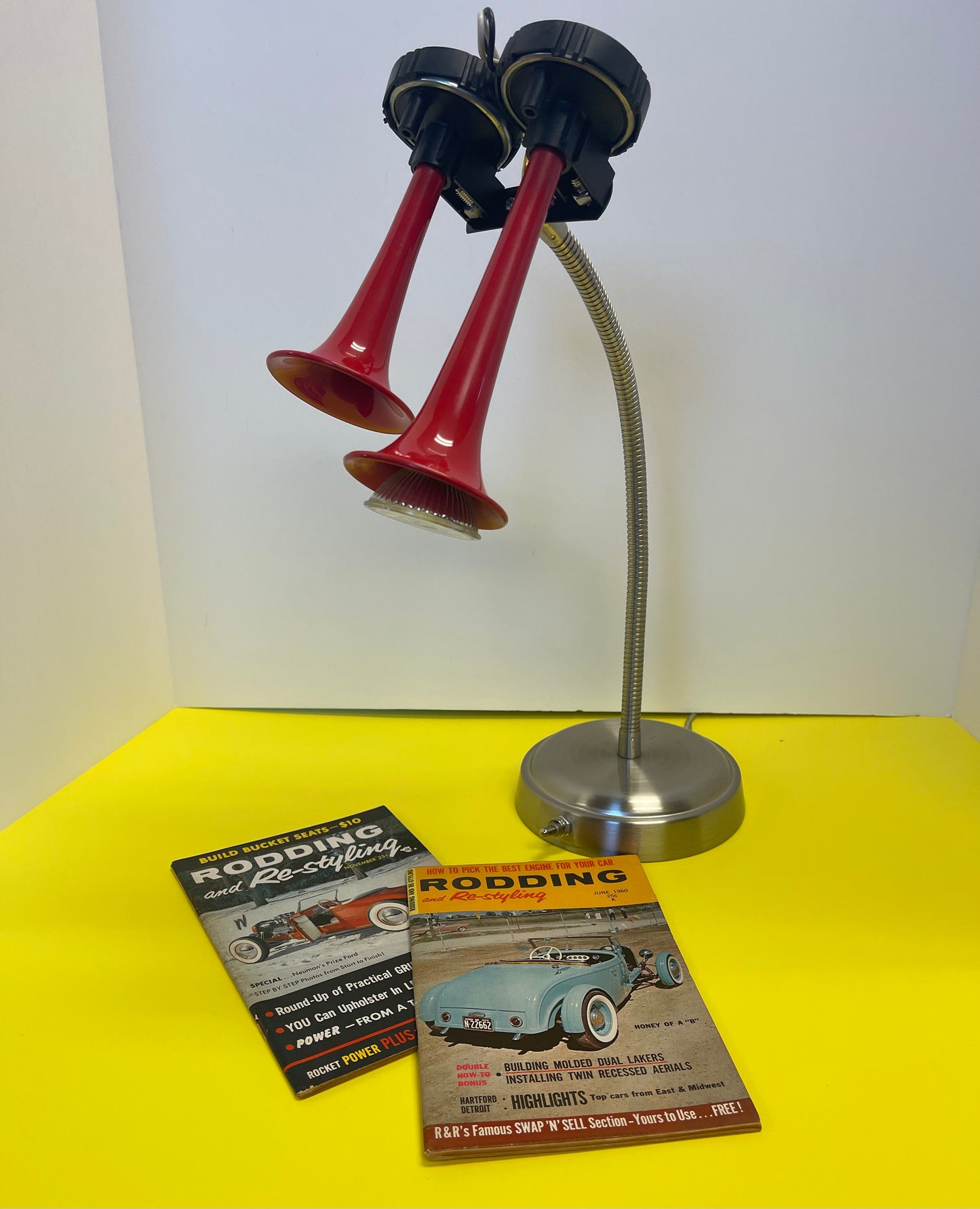 Flexible Halogen Air Horn Desk Lamp